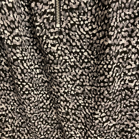 Express Zipper Tank - Size Medium - Picture 2 of 5